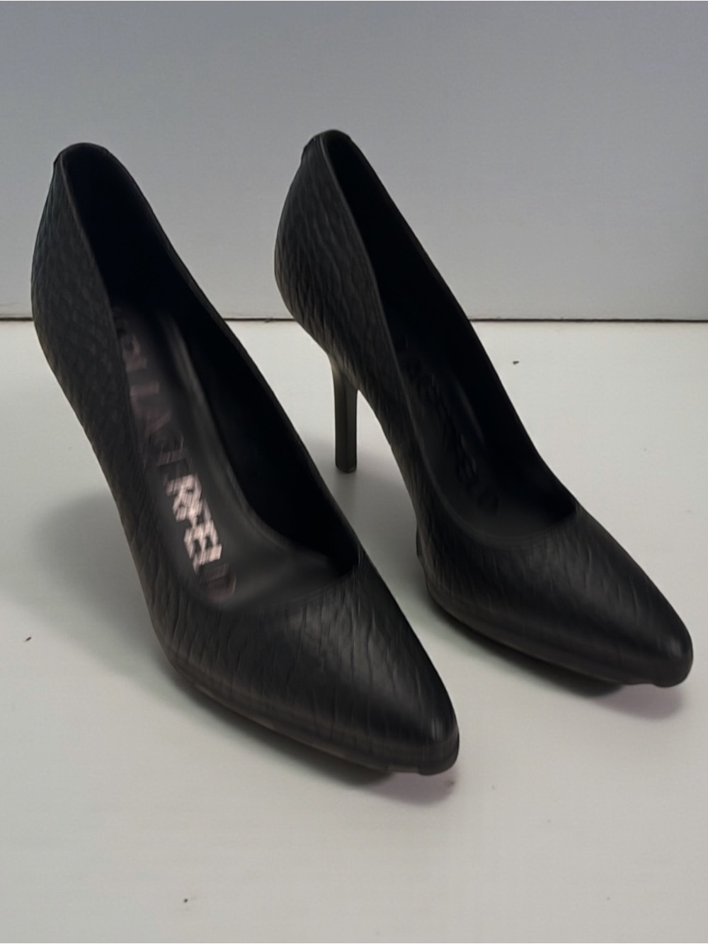Karl Lagerfeld Paris Madelyn Black Textured Pointed-Toe Pumps Lug Soles